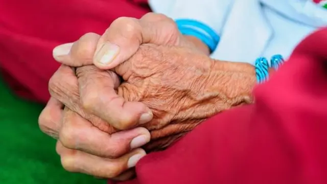 వృద్ధులు, తల్లిదండ్రులు 