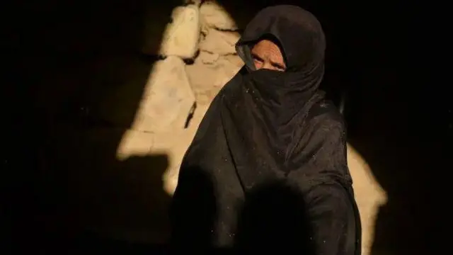 صورة لامرأة أفغانية.