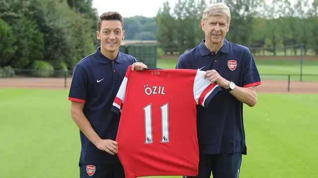 Özil