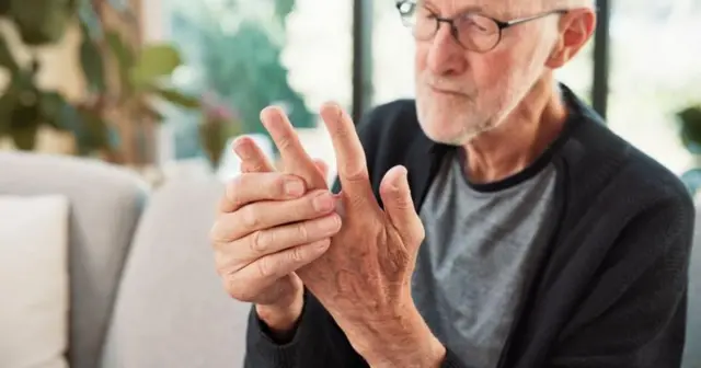 உடலில் யூரிக் அமிலம் அதிகரிப்பதற்கு என்ன காரணம்? இதனால் என்ன பிரச்னை?