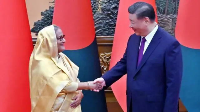 বাংলাদেশের প্রধানমন্ত্রী শেখ হাসিনা এবং চীনের প্রেসিডেন্ট শি জিনপিং