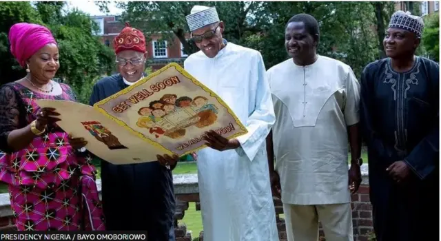 Aarẹ Buhari pẹlu awọn eekan kan ninu iṣejọba rẹ.