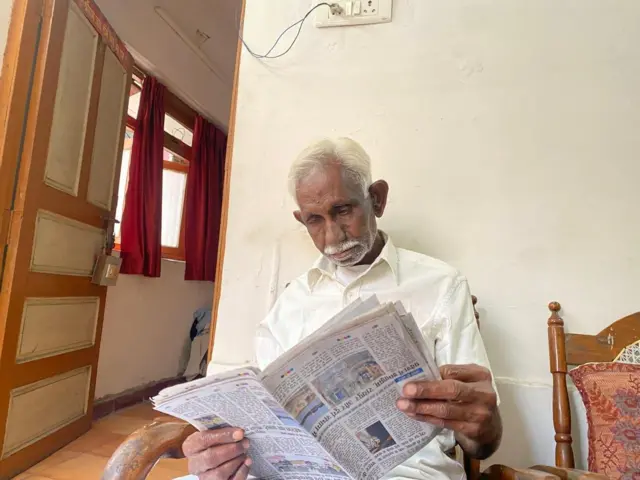 'এই বয়সে যাতে আর কারও কাছে হাত পাততে না হয়'