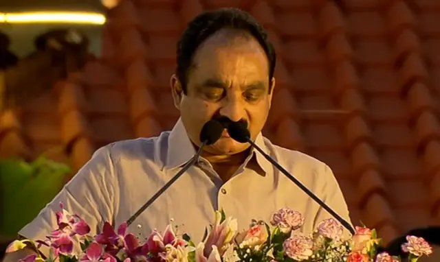  मकरंद जाधव पाटील 