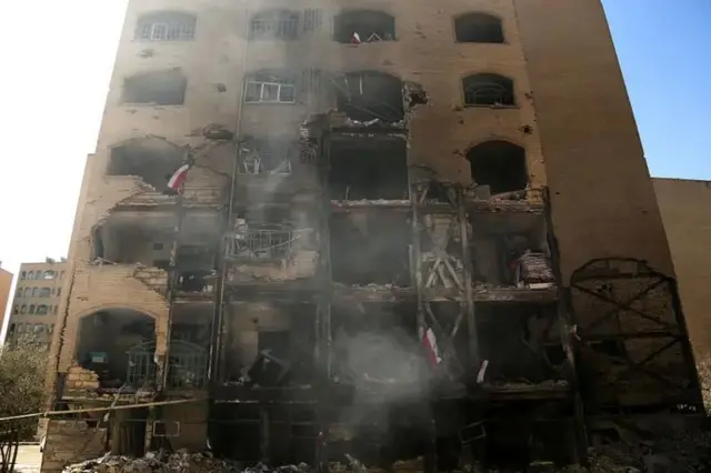 
இரான் தலைநகர் தெஹ்ரான் பாதிப்புகளை எதிர்கொண்டு வருகிறது 