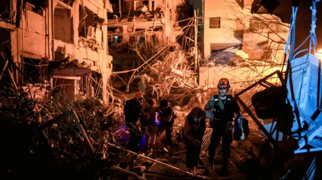 इरानले इजरेलमा कैयौँ क्षेप्यास्त्र प्रहार गरेको छ 