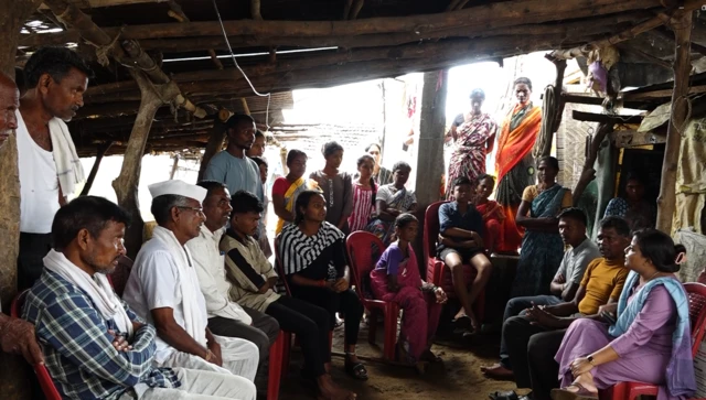 सईबाई यांच्या पतीवर हल्ला झाला तेव्हापासून चेकपिपरी आणि गणेशपिपरी या दोन्ही गावातील लोकांनी शेतात जाणं बंद केलं.
