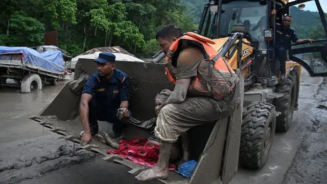 राहत कर्मी