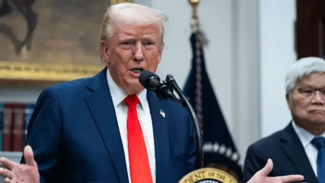 ترامپ می‌گوید سیاست تعرفه‌ای او اقتصاد ایالات متحده را آزاد می‌کند و مشاغل را به کشور باز می‌گرداند 