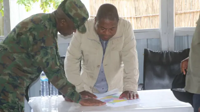 Gen Nyakarundi na Perazida Nyusi