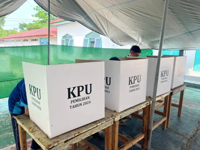 PSU berlangsung di seluruh Barito Utara setelah MK mendiskualifikasi dua peserta pilkada sebelumnya, yakni Gogo Purman Jaya-Hendro Nakalelo dan Ahmad Gunadi-Sastra Jaya.