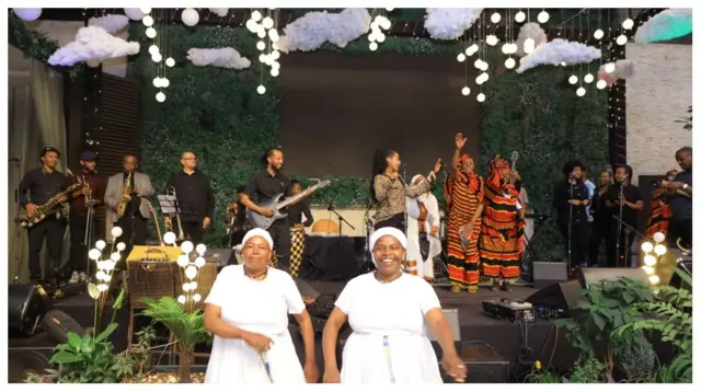 የባህላዊ ተወዛዋዦች