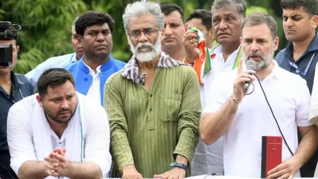 बिहार बंदच्या वेळेस पाटण्यात तेजस्वी यादव आणि राहुल गांधी सभादेखील घेतली