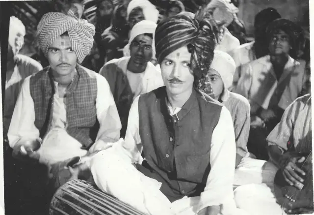 शाहीर साबळेंच्या मुक्तनाट्यातील एक दृश्य