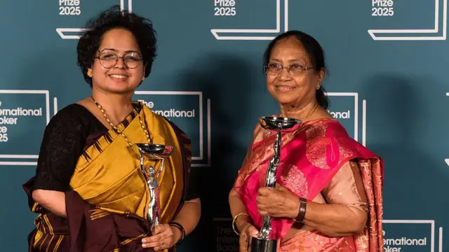 दीपा भास्ती और बानू मुश्ताक़