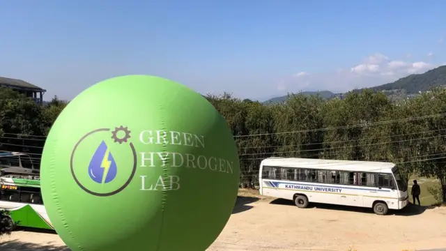 हाइड्रोजन ल्याबको बलुन