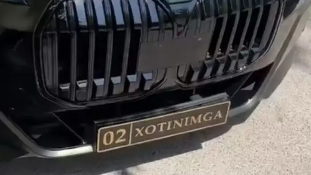 Иккинчи хотин учун совға сифатида олинган машина.