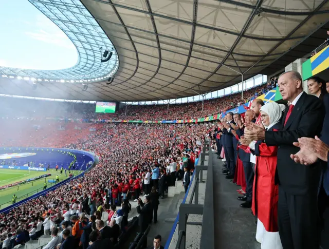 ERDOĞAN BERLİNDE MAÇ İZLİYOR