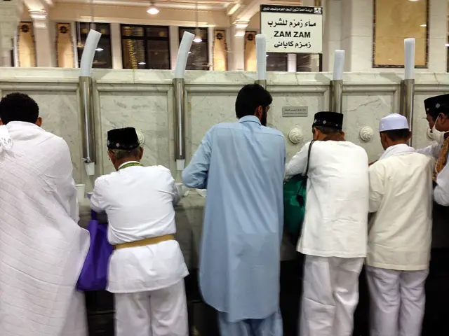 Sababta suurtogalka ah ee ka hortagga iyo daweynta kansarka waa macdanta isku dhafka dabiiciga ah ee ku jirta biyaha Zamzam