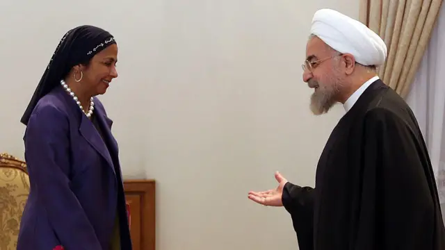 Delcy Rodríguez, entonces canciller de Venezuela, en un encuentro en Teherán en 2015 con Hassan Rouhani, que era el presidente de Irán. 
