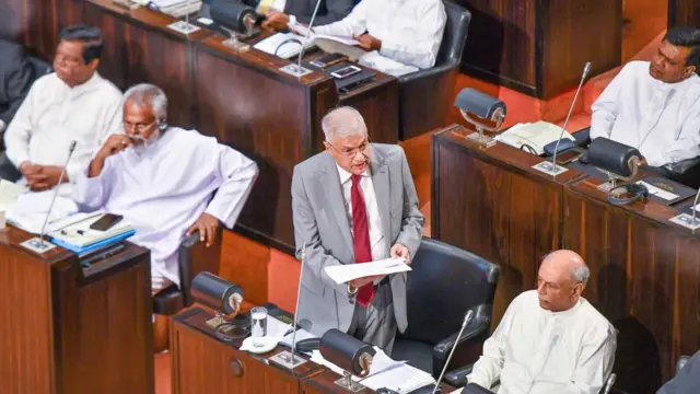 2024 අයවැය කතාව ඉදිරිපත් කරමින් ජනාධිපතිවරයා පැවසුවේ සුරංගනා කතා කියා රටක් ඉදිරියට ගෙන යා නොහැකි බවය.