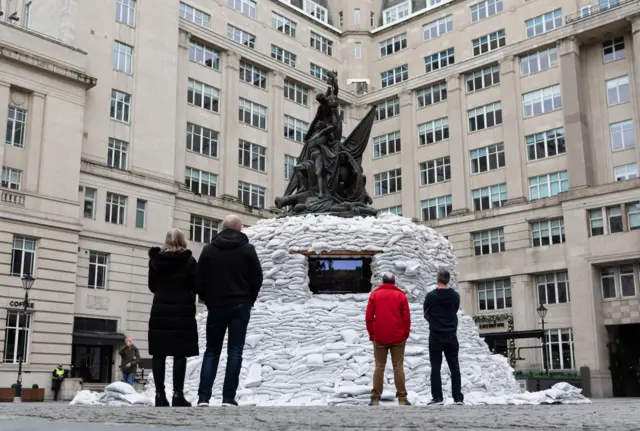 Так зараз виглядає пам’ятник адміралу Нельсону у центрі Ліверпуля