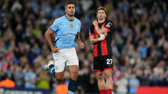 لاعب مانشستر سيتي، رودري، بعد عودته إلى الملاعب بعد إصابة أبعدته عن غالبية الموسم الكروي الحالي
