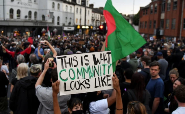 Contramarcha en apoyo de los migrantes en Londres.