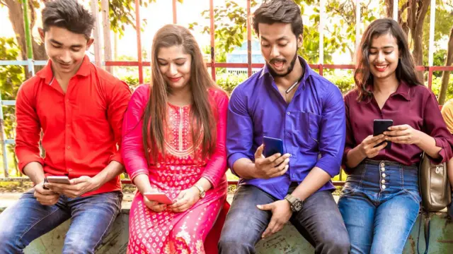 ઇન્સ્ટાગ્રામ, ફેસબુક અને વોટ્સએપ, યુટ્યૂબ માનસિક આરોગ્યને અસર, અમેરિકામાં કેસ, વળતર ચૂકવવા આદેશ, બીબીસી ગુજરાતી આંતરરાષ્ટ્રીય સમાચાર, ઇન્ટરનેશનલ ન્યૂઝ 