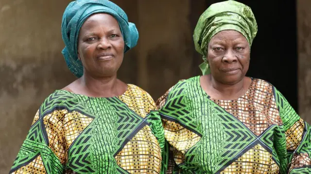 Awọn iyawo Ibeji Obasa