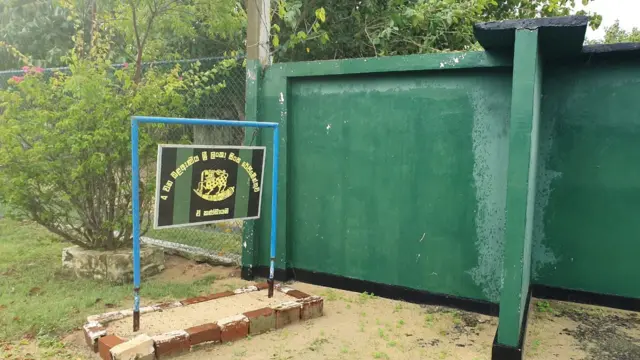 හමුදා ප්‍රකාශකවරයා වැඩිදුරටත් පැවසුවේ පෞද්ගලික ඉඩම් වැඩි ප්‍රමාණයක් මේ වන විට නිදහස් කිරීමට පියවර ගෙන ඇති බව ය.