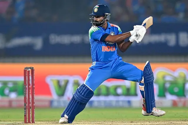 மிடில் ஓவர்கள் - நியூசிலாந்து ஒருநாள் தொடரை இந்தியா இழந்ததற்கான முக்கியக் காரணமா?