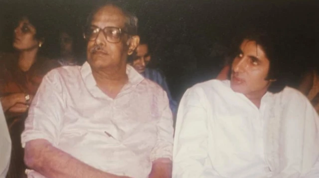 امیتابھ بچن ہدایت کار ہرشی کیش مکھرجی کے ساتھ