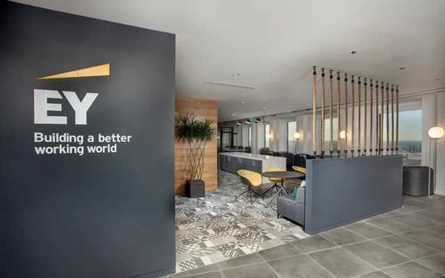 अर्नस्ट अँड यंग कंपनीच्या कार्यालयाचा प्रातिनिधिक फोटो 