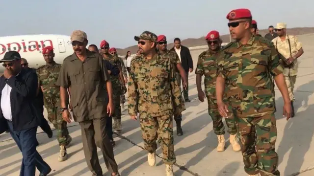 ፕረዚደንት ኢሳያስ (ፀጋም) ቀዳማይ ሚንስተር ኣብይ (የማን) ብዓጀብቶምን ሰበስልጣንን ተኸቢቦም