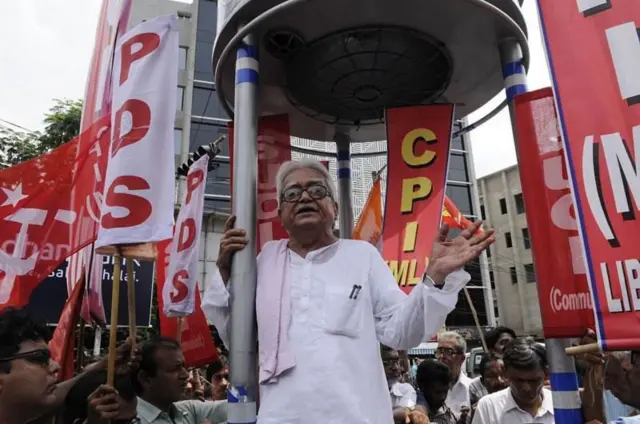 2015 मध्ये देखील प्रस्तावित कामगार कायद्यांविरोधात आंदोलन झालं होतं