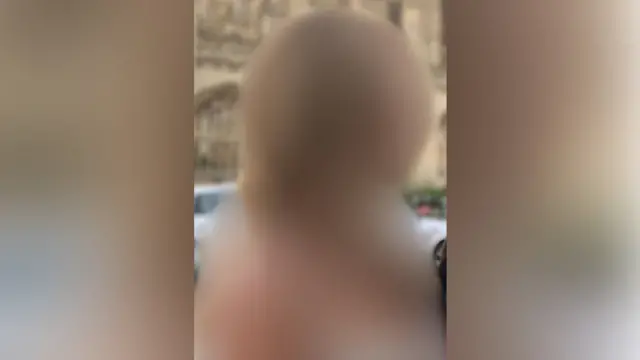 जोडी की ब्लर की हुई तस्वीर