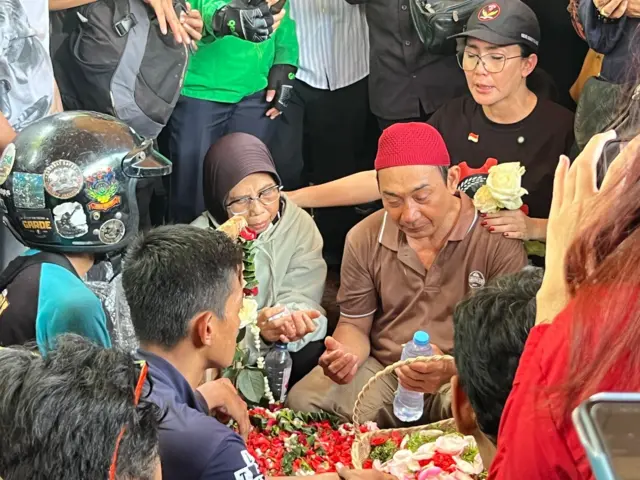 Brimob, Affan Kurniawan, Karet Bivak
