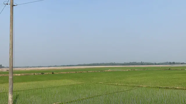 বাংলাদেশ মিয়ানমার সীমান্তে উত্তেজনায় গ্রাম শূন্য হয়ে পড়ছে গ্রামগুলো