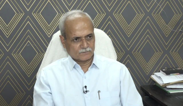 અધિક જિલ્લા અધિકારી રાજેન્દ્રકુમાર સિંહ 