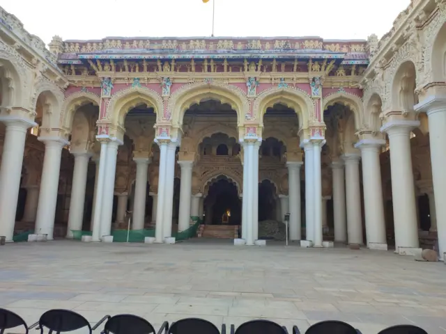 மூக்கறுப்பு போர்