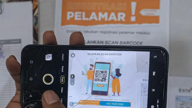 Untuk memudahkan masyarakat mendapatkan informasi dan lowongan pekerjaan, pihak Dinas Tenaga Kerja dan Transmigrasi Provinsi Sulawesi Tenggara bersama 24 perusahaan berbagai bidang menyediakan lowongan kerja bagi 1.064 pekerja dengan keahlian tertentu.