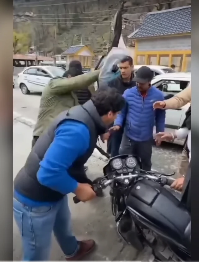 ਮਨੀਕਰਨ ਜਾ ਰਹੇ ਪੰਜਾਬੀ ਨੌਜਵਾਨਾਂ ਅਤੇ ਸਥਾਨਕ ਲੋਕਾਂ ਵਿਚਾਲੇ ਝਗੜਾ