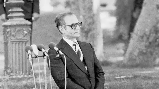  রেজা শাহ পাহলভি।