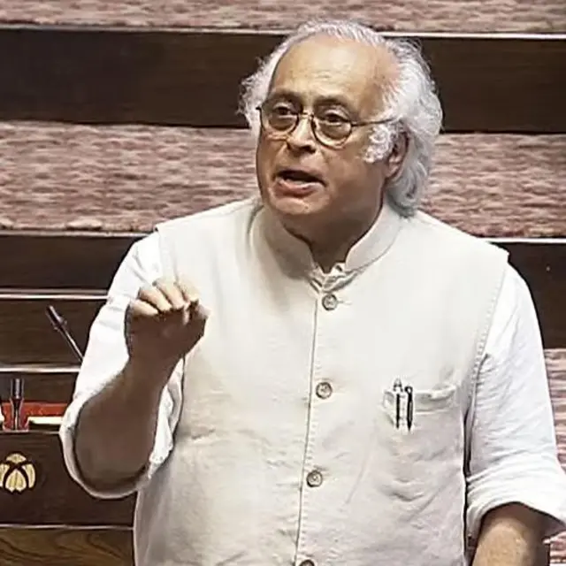 कांग्रेस नेता जयराम रमेश की फ़ाइल फ़ोटो जिसमें वो राज्यसभा में बोल रहे हैं