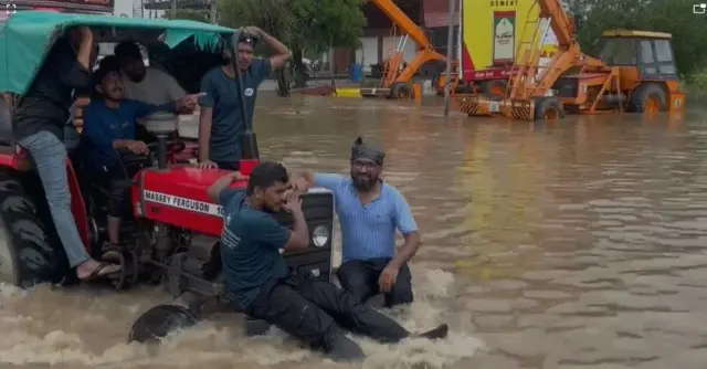 બીબીસી ગુજરાતી, ગુજરાત, બનાસકાંઠા, બનાસકાંઠામાં જળબંબાકાર, ગુજરાતમાં ભારે વરસાદ, વરસાદ, વરસાદની આગાહી