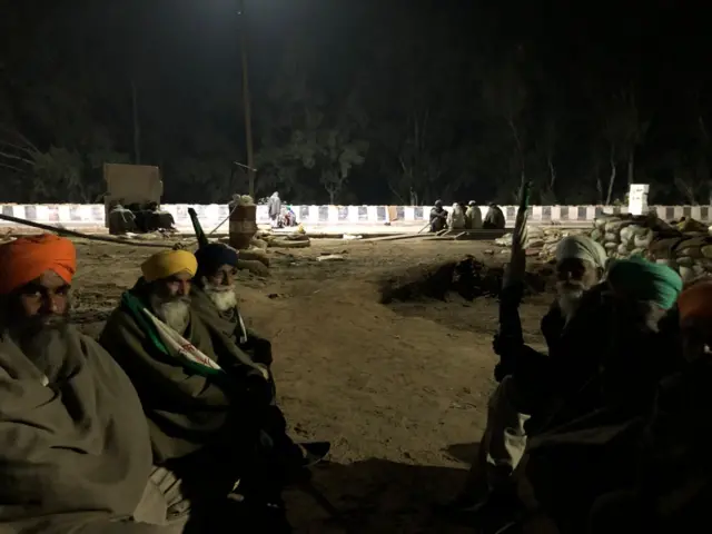 बॉर्डर पर पहरा दे रहे यूनियन के कुछ किसान