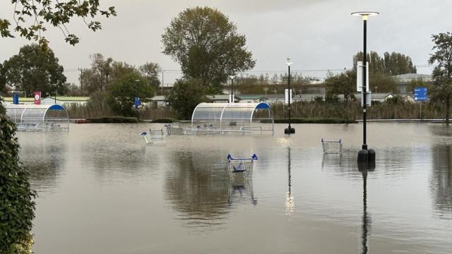 Bognor Regis A29 Shripney Road closed due to flooding BBC News