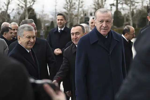 Мирзиёев ва Эрдўған учрашуви пайтида олинган сурат. 