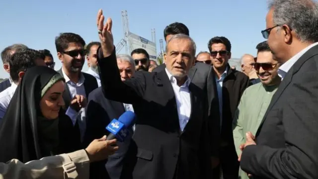 இரானிய அதிபர் மசூத் பெஷேஷ்கியன்